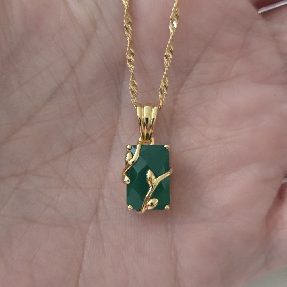 ❗️NEW❗️🌿Green Onyx 18k Yellow Gold Over Silver Pendant With Chain - Picture 7 of 9